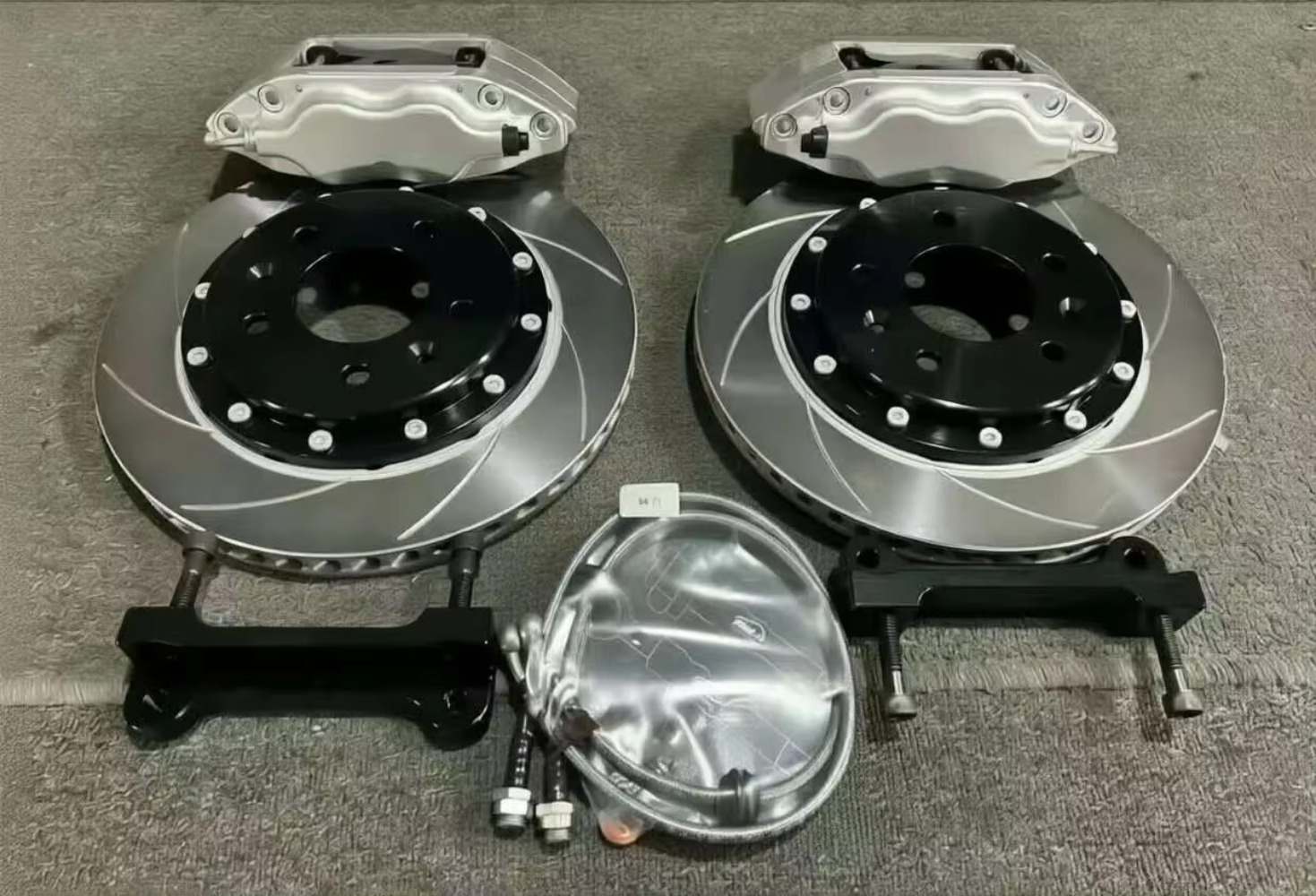 New High Performance Aluminum  - Forged Front Brake Caliper 4 Piston 评论和价格