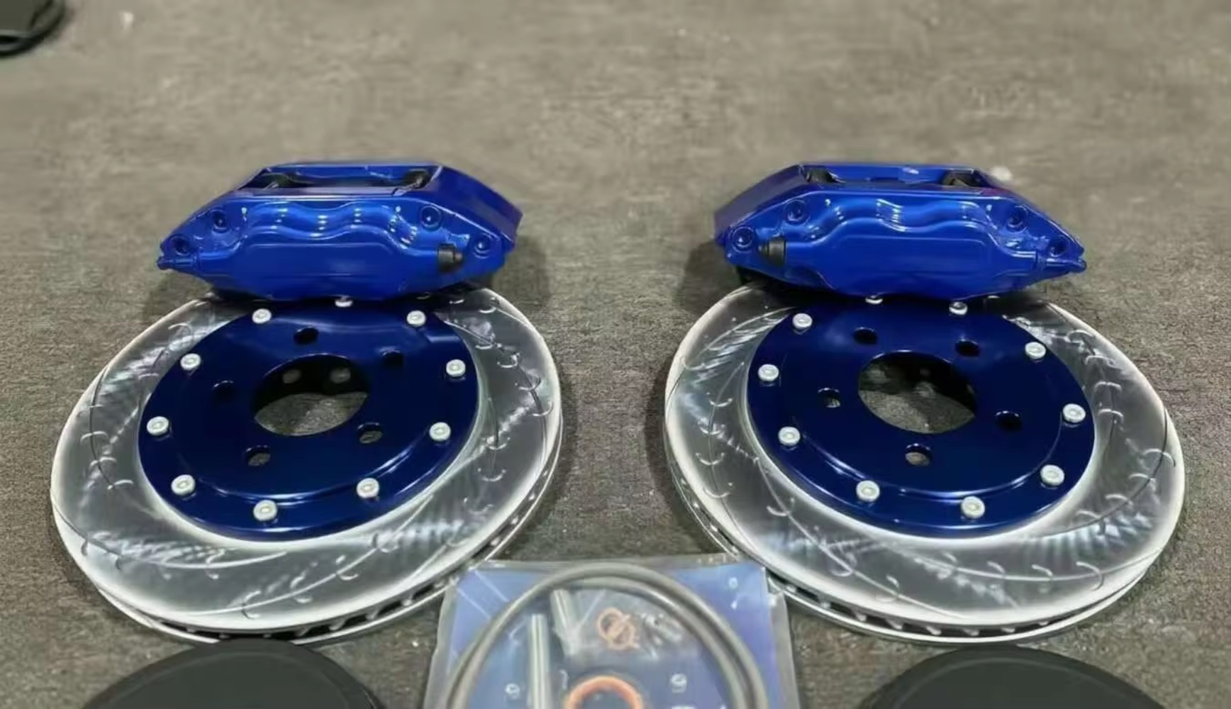 New High Performance Aluminum  - Forged Front Brake Caliper 4 Piston 评论和价格